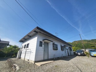 上村共同住宅の物件外観写真